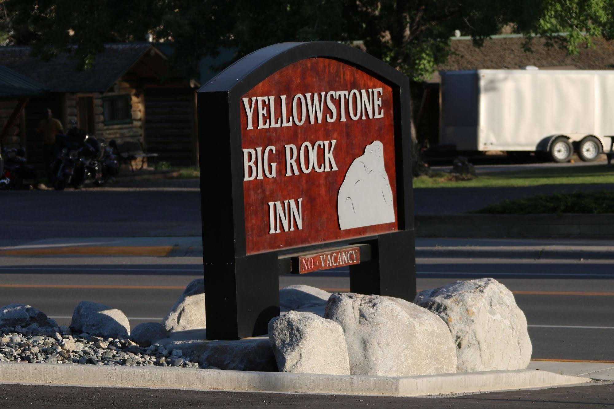 Yellowstone Big Rock Inn Gardiner Exterior photo